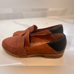 Tom’s loafers size 8.5